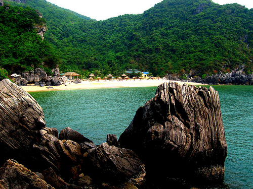 Вьетнам: Кат Ба – остров обезьян в Китайском море